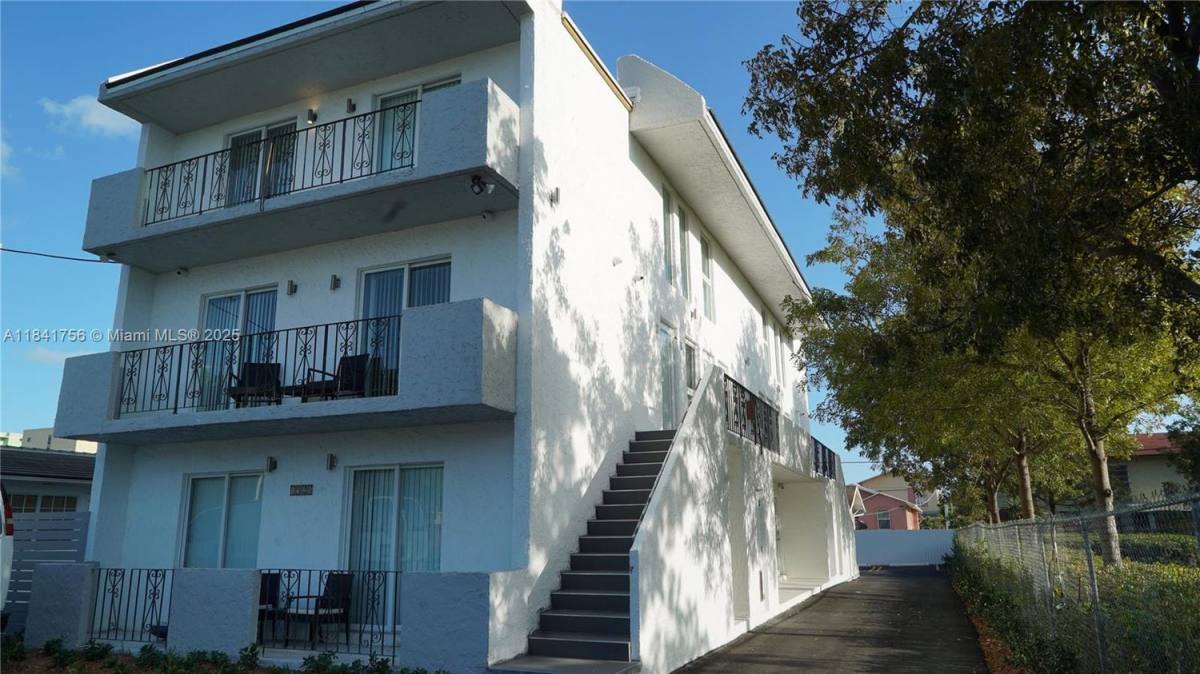 Townhouse for rent at 1328 NW 4th St #4-4, Miami, FL 33125