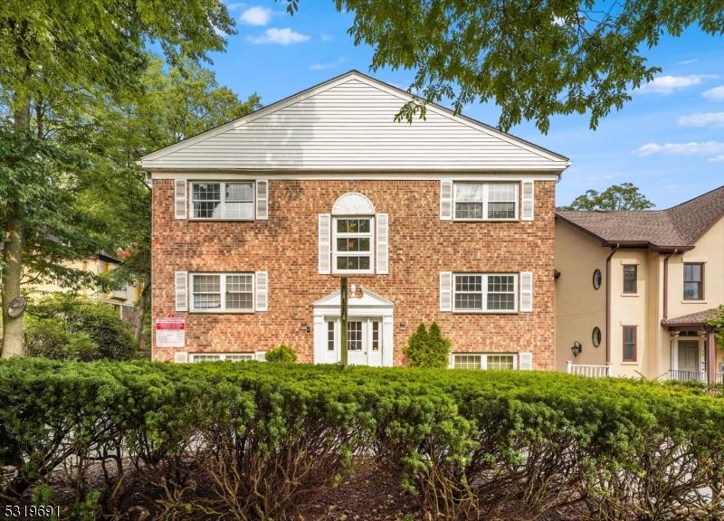 Apartment for rent at 48 Elm St #48, Brookside, NJ 07926