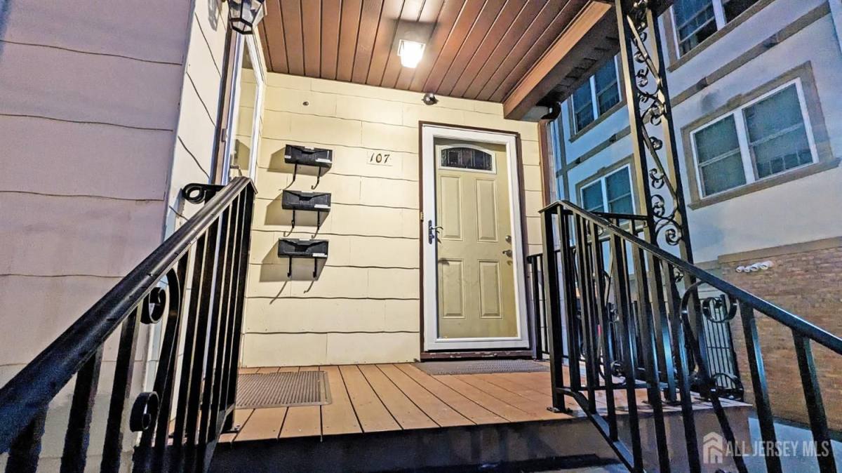 Apartment for rent at 107 Madison Ave #3-3, Bound Brook, NJ 08805