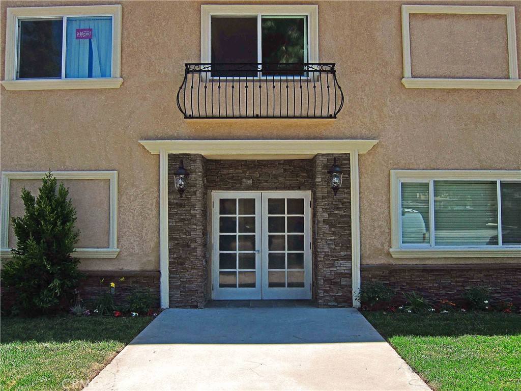 Apartment for rent at 17330 Chatsworth St, Granada Hills, CA 91344