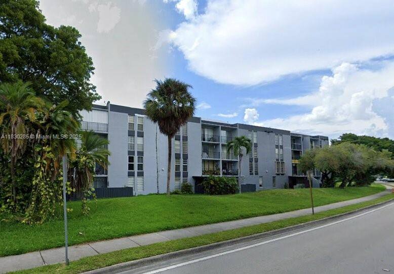 Apartment for rent at 210 Fontainebleau Blvd #408, Miami, FL 33172