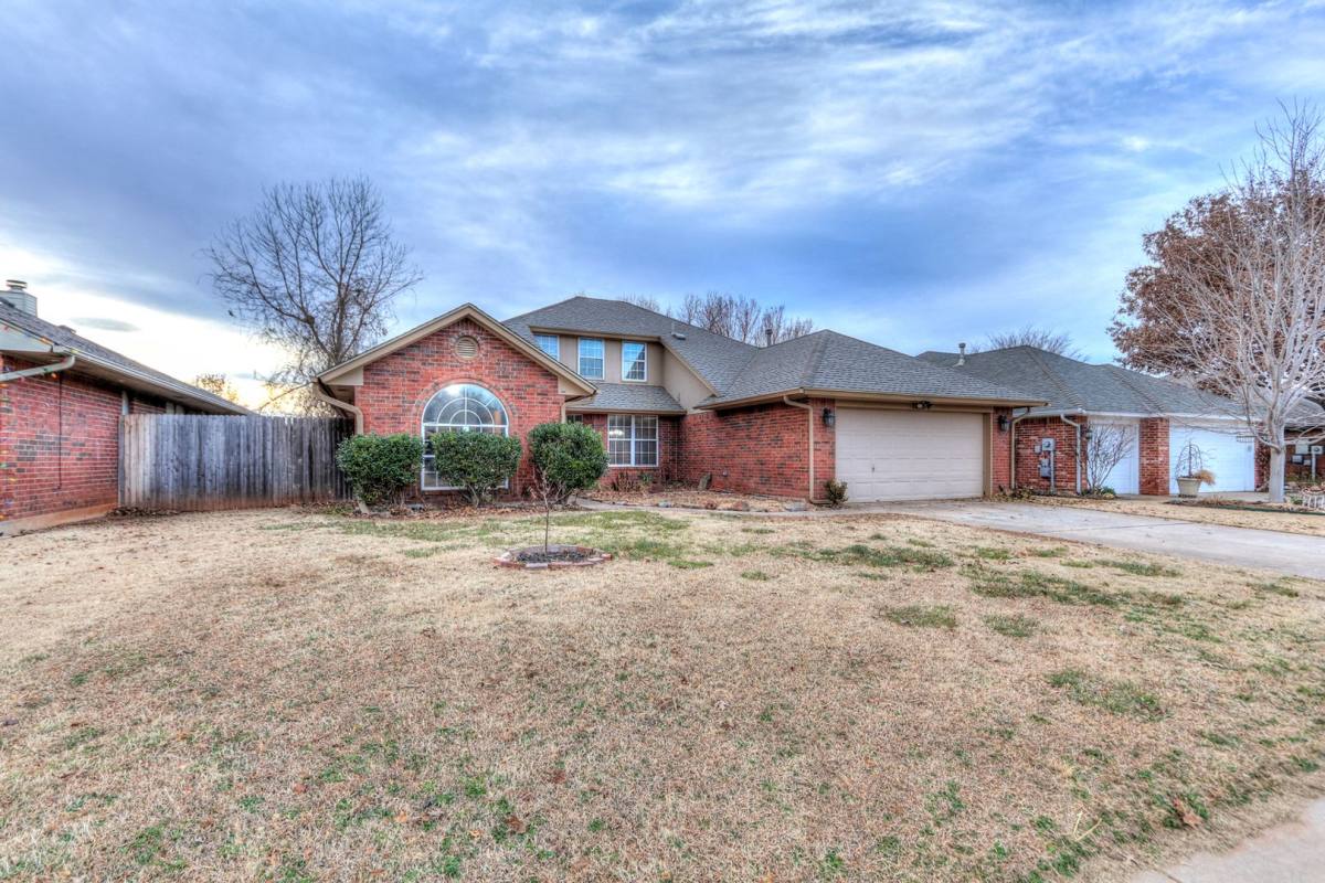 House for rent at 1005 Glacier Lane, Edmond, OK 73003