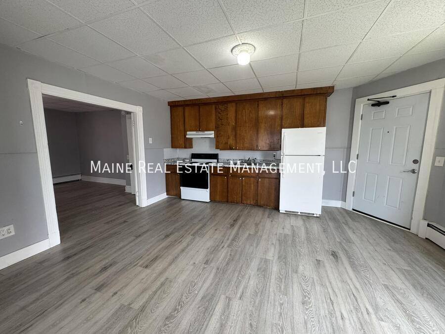Apartment for rent at 131 College Ave #1, Waterville, ME 04901