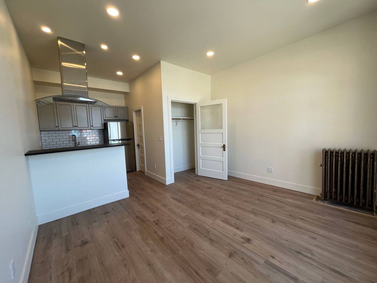 Apartment for rent at 1304 Bay St, Bellingham, WA 98225