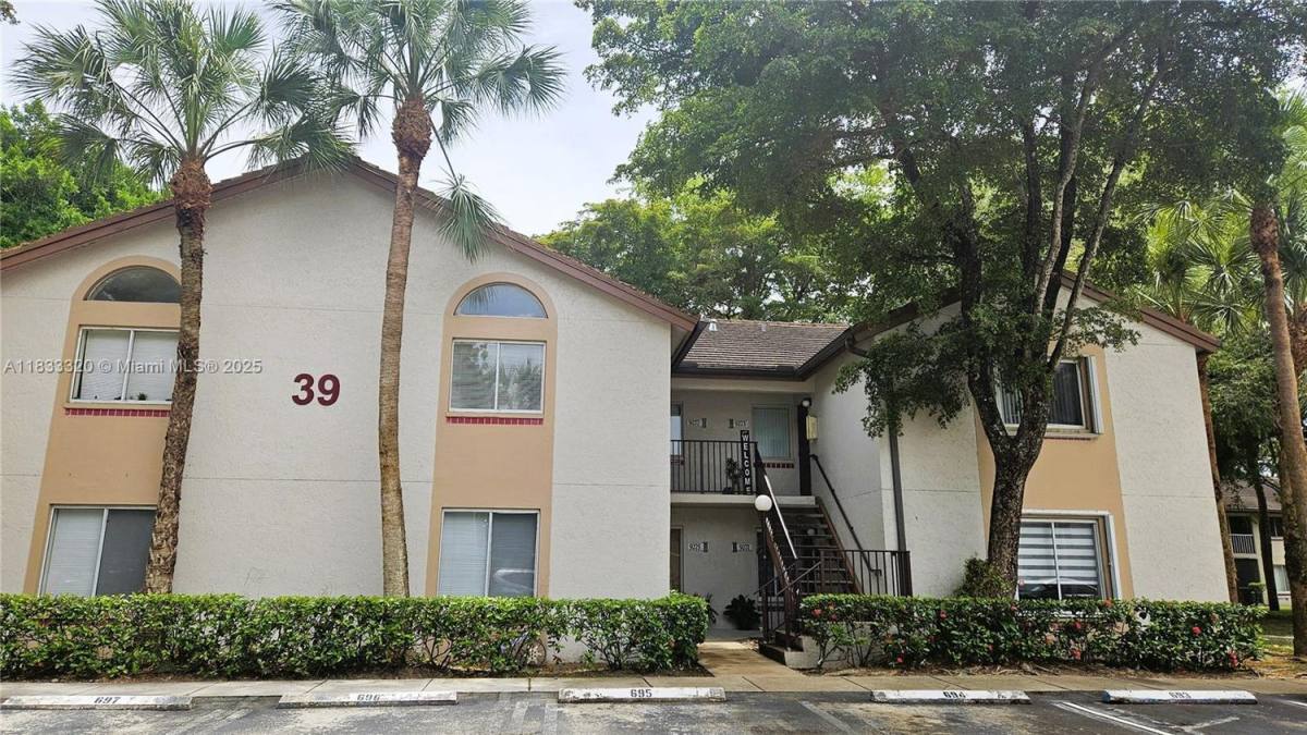 Apartment for rent at 9277 SW 138th Place, Miami, FL 33186