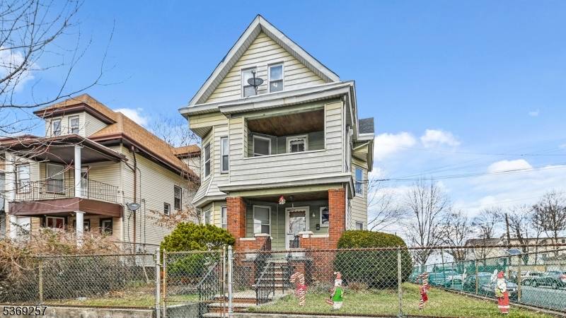 129 17th Ave #2-2, Cedar Grove, NJ 07009