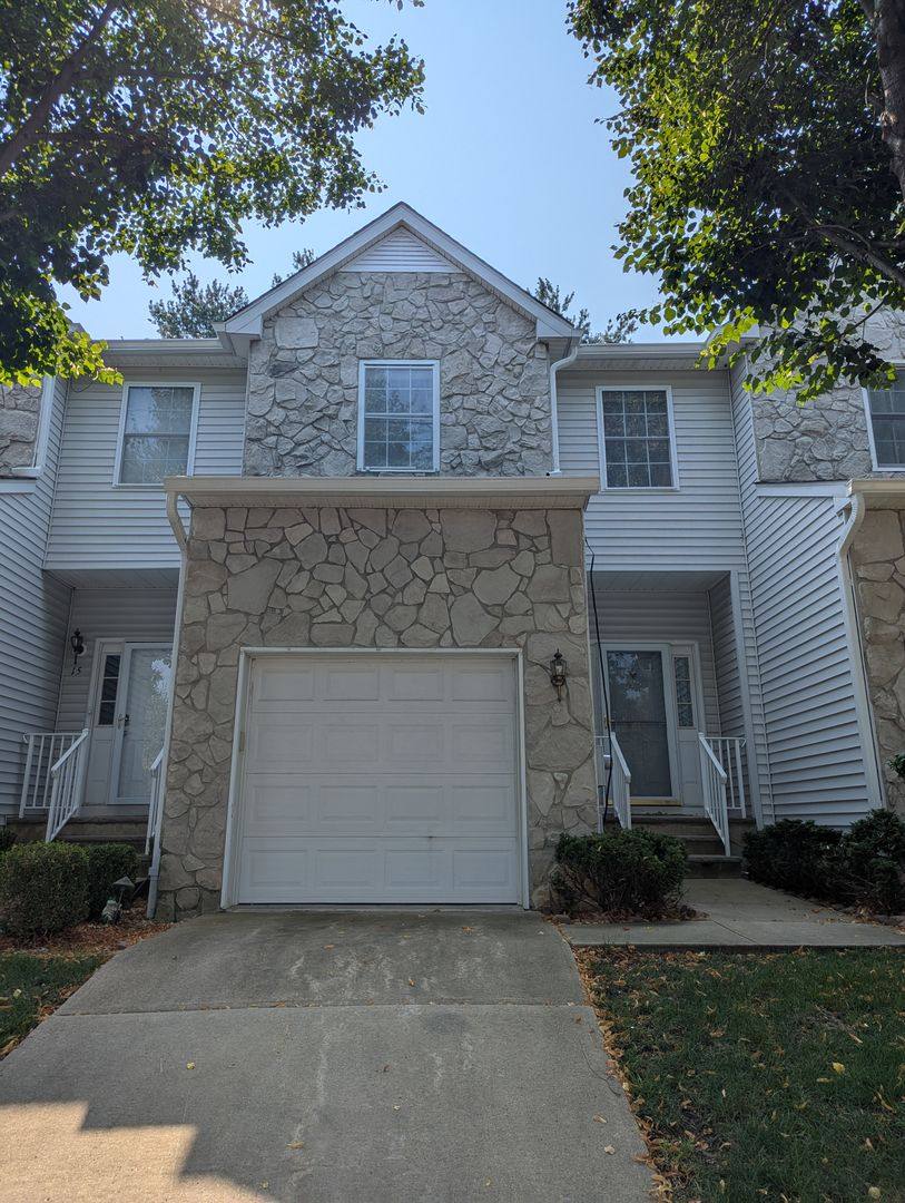 Townhouse for rent at 14 Sand Hill Court, Monroe Township, NJ 08831