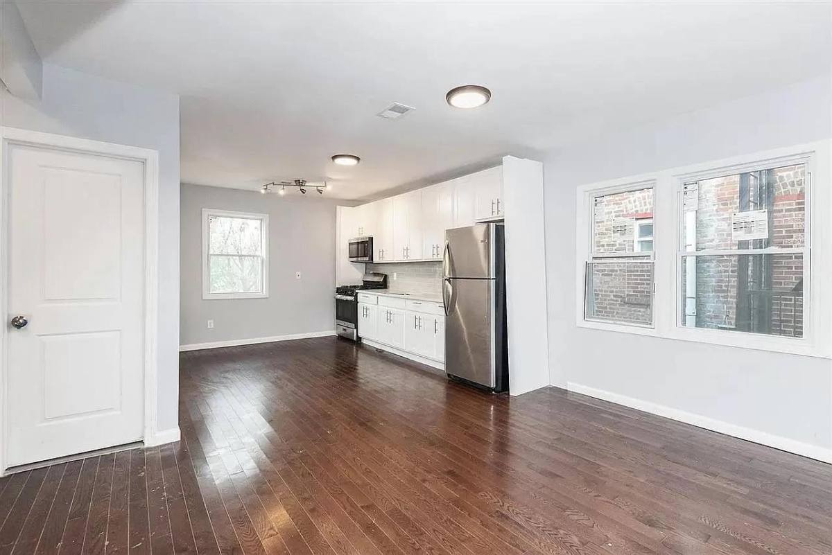 Apartment for rent at 285 Grant Ave #2-2, Bayonne, NJ 07002