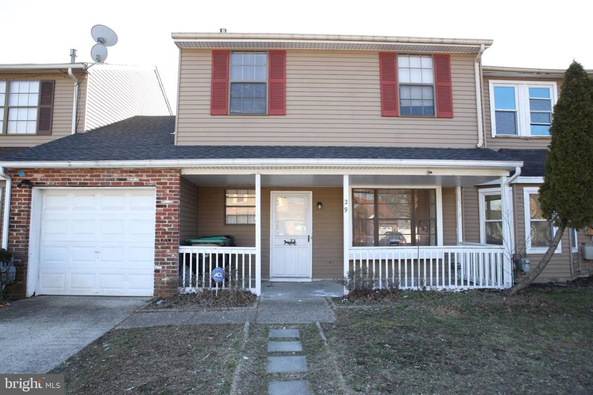 Townhouse for rent at 29 Hathaway Dr #29, Berlin, NJ 08009