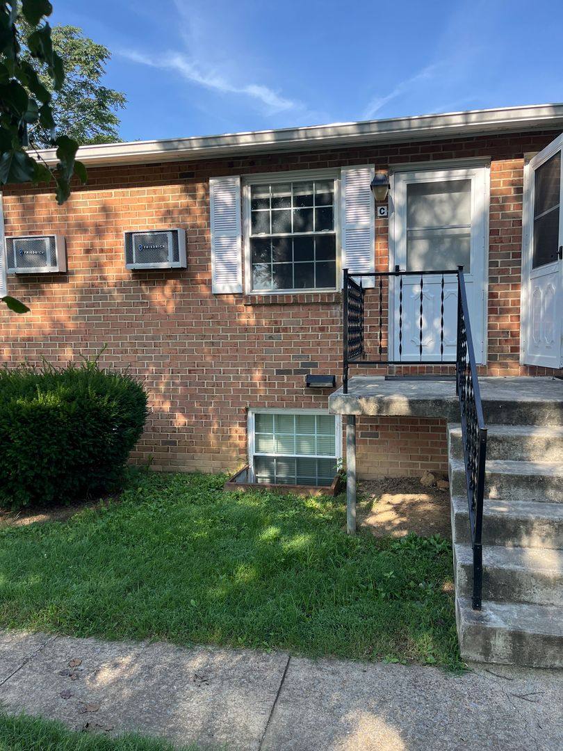 Apartment for rent at 181-C Rockingham Dr, Harrisonburg, VA 22802