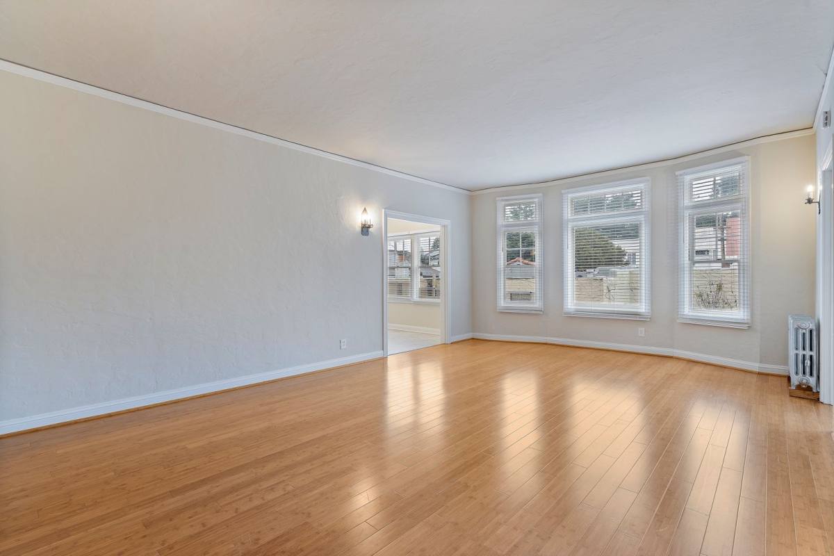 Apartment for rent at 540 Alcatraz Ave, Oakland, CA 94609