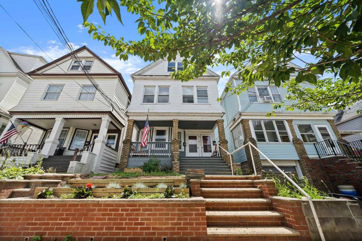Apartment for rent at 76 W 6th St #2-2, Bayonne, NJ 07002