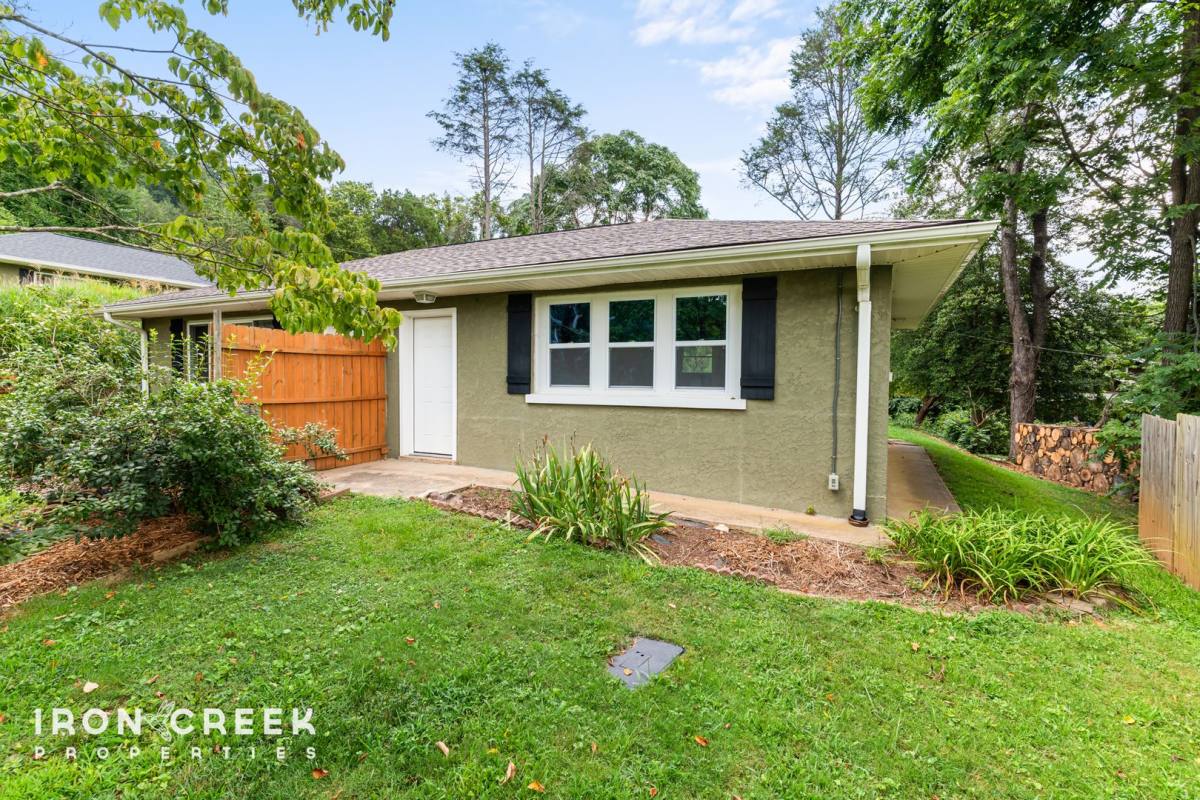 Apartment for rent at 346 Cummins Rd, Asheville, NC 28805