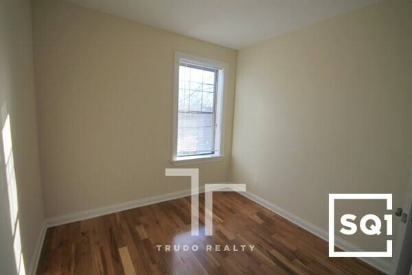 Apartment for rent at 1444 W Byron St #3, Chicago, IL 60613