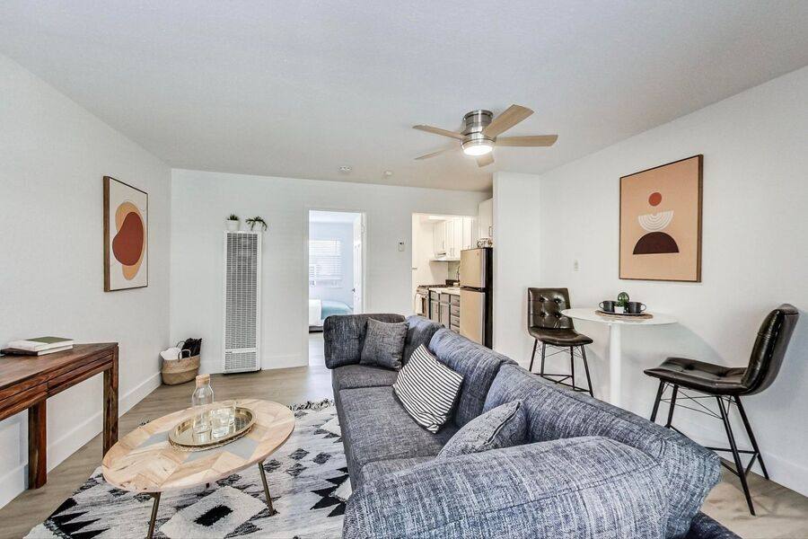 Apartment for rent at 1135 E 18th St #21, Oakland, CA 94606