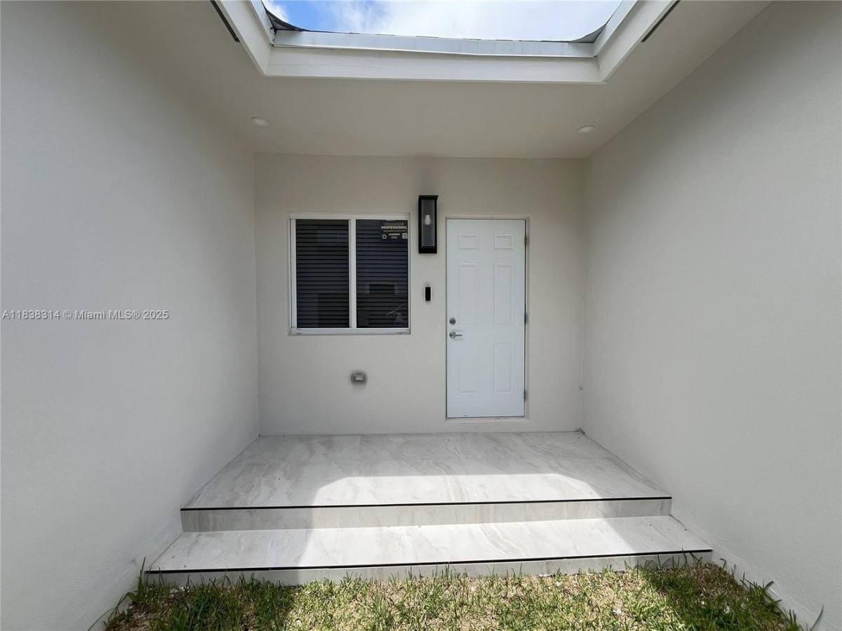 Apartment for rent at 12331 SW 220th St #2-2, Miami, FL 33170
