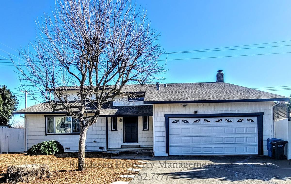 House for rent at 1732 Moclips Dr, Petaluma, CA 94954