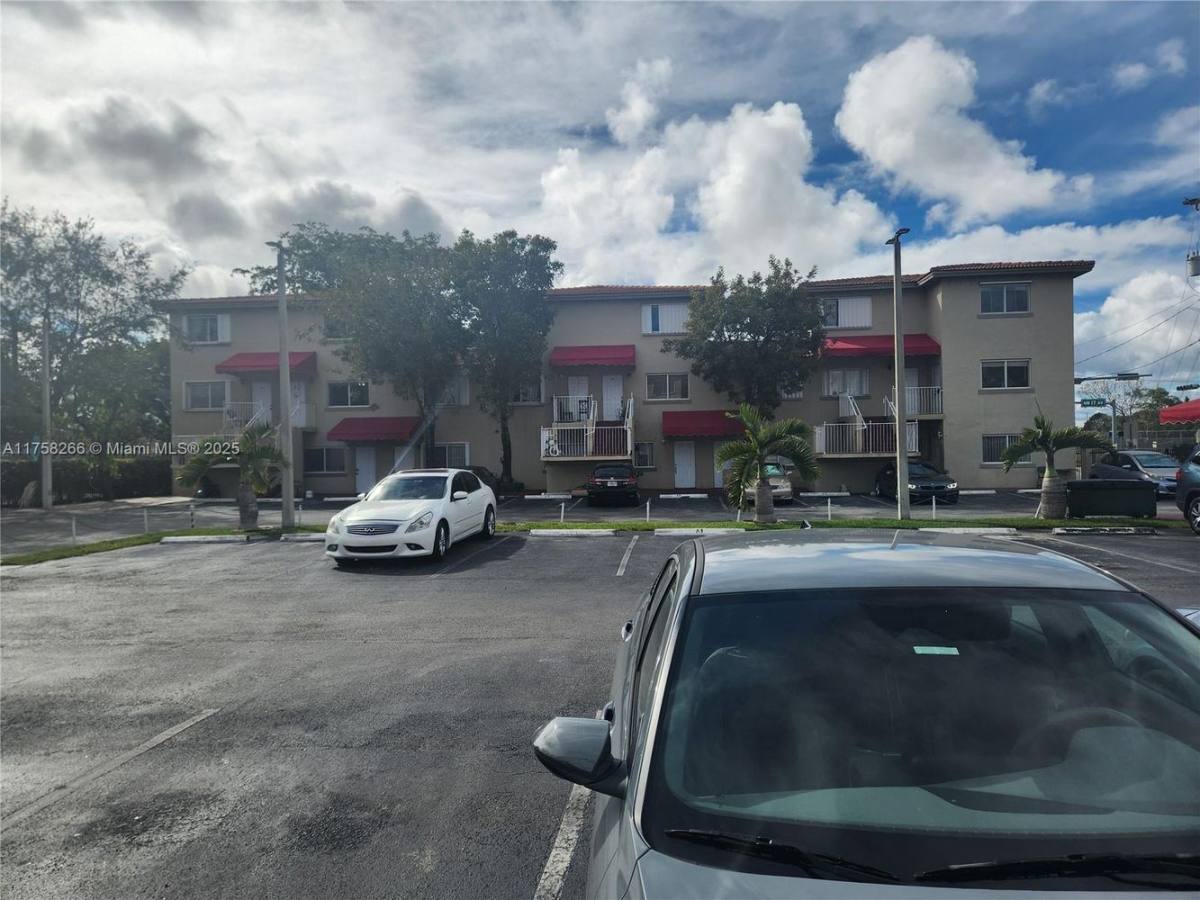 Townhouse for rent at 1618 NW 38th St #B9-B9, Miami, FL 33142