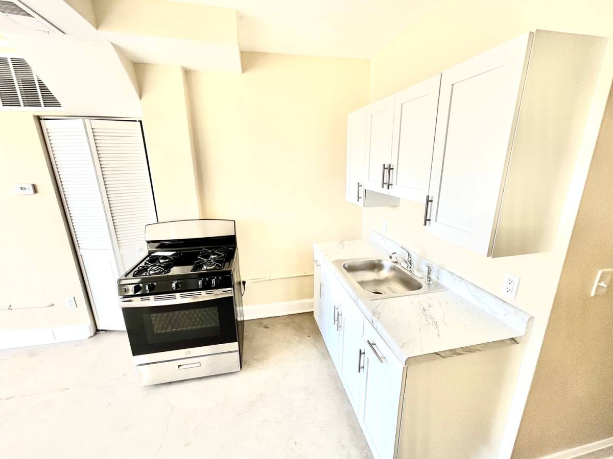 Apartment for rent at 77 Bank St, Waterbury, CT 06702