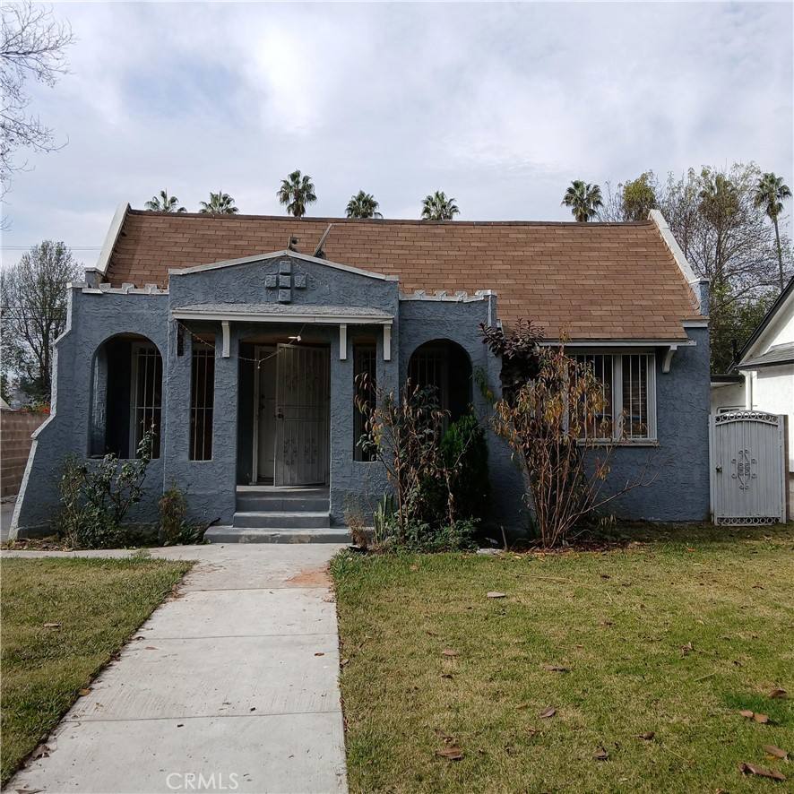 Apartment for rent at 5717 Case Ave, North Hollywood, CA 91601