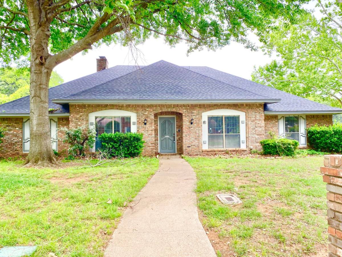 House for rent at 2300 Alicia Court, Mansfield, TX 76063
