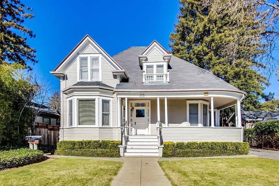 Apartment for rent at 313 Tucker St #D, Healdsburg, CA 95448