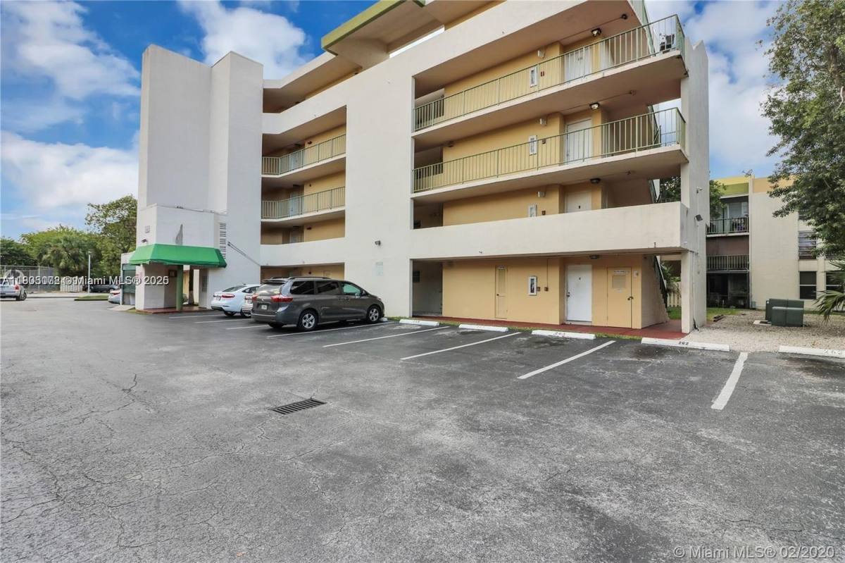 Apartment for rent at 8840 Fontainebleau Blvd #304, Miami, FL 33172