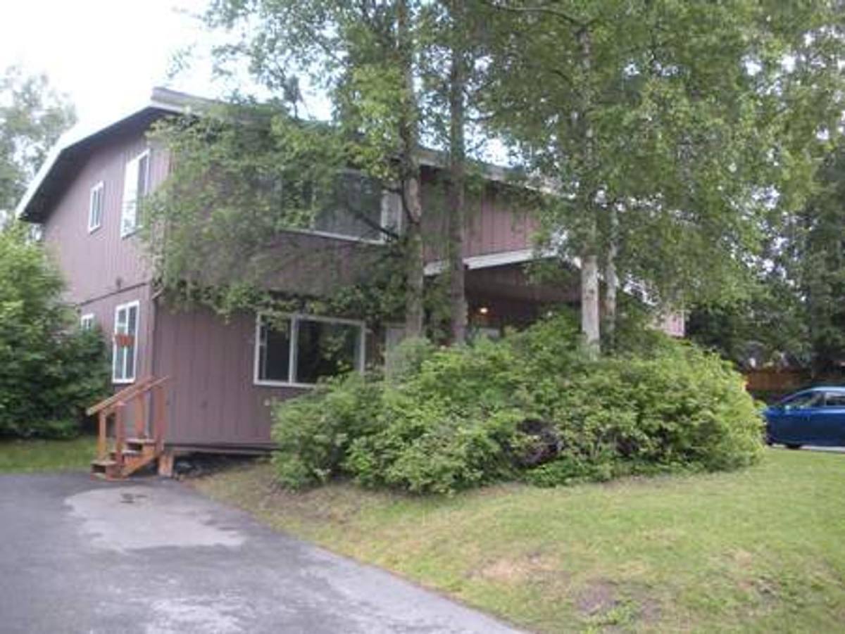 Apartment for rent at 1711 Oxford Dr, Anchorage, AK 99503
