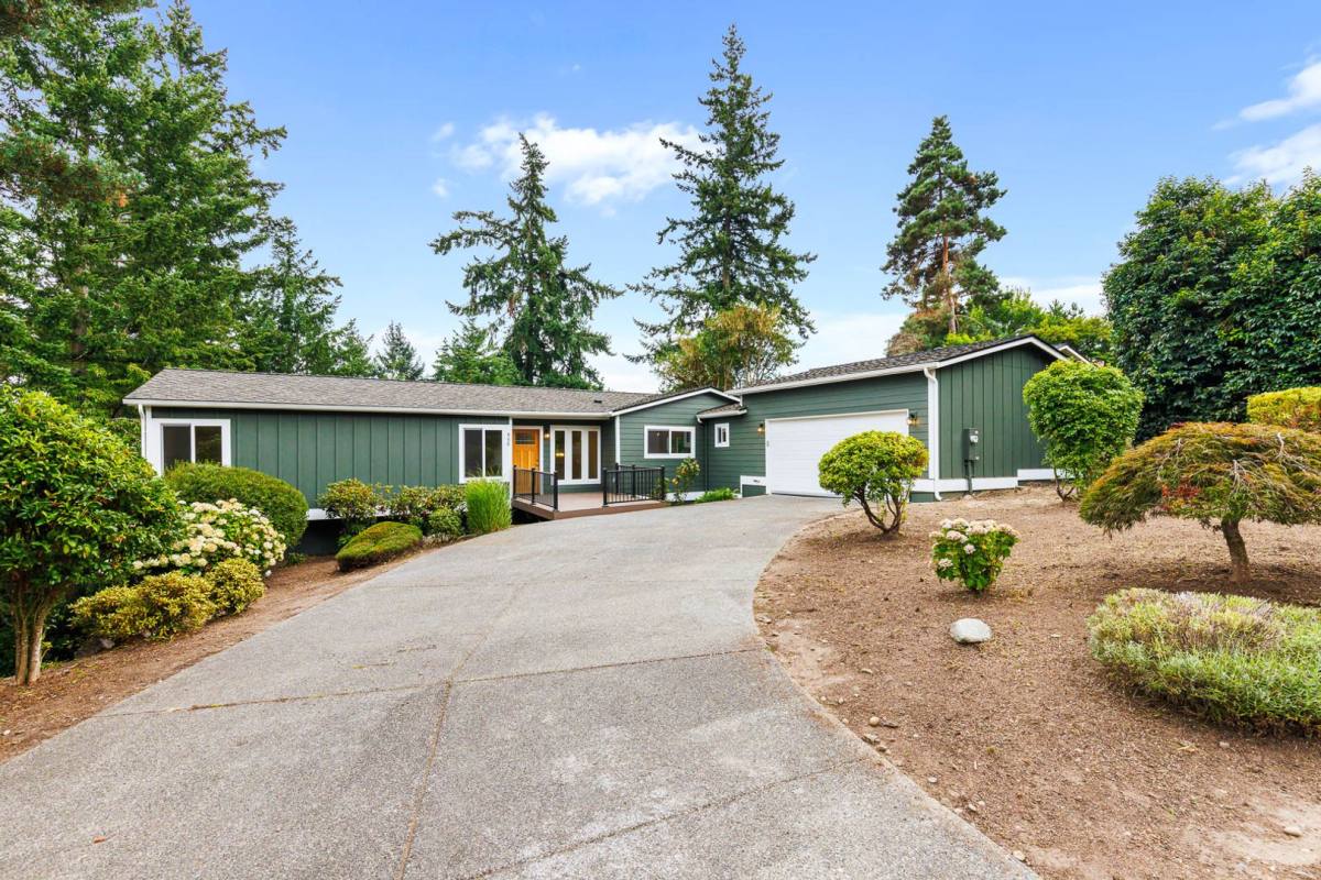 House for rent at 930 178th Place NE, Bellevue, WA 98008