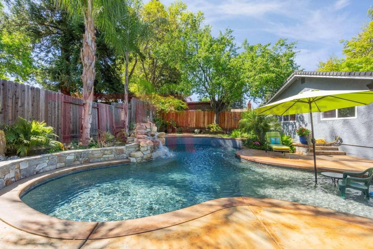 House for rent at 8056 Hoopes Dr, Citrus Heights, CA 95610