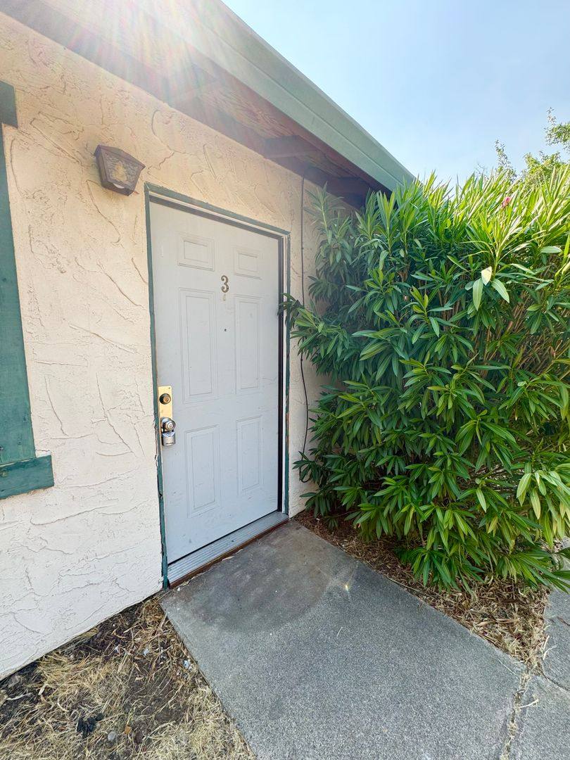 Apartment for rent at 5580 Mountain View Dr, Redding, CA 96003