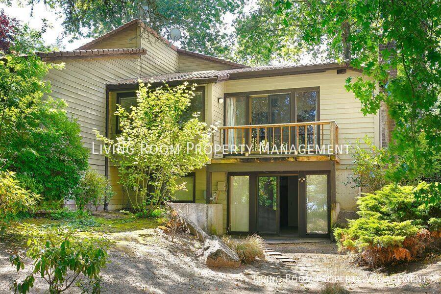 House for rent at 7566 SW Cresmoor Dr, Beaverton, OR 97008