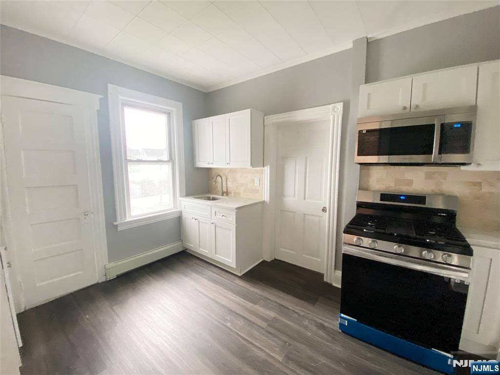 Apartment for rent at 289 Parker Ave #2-2, Bloomfield, NJ 07003