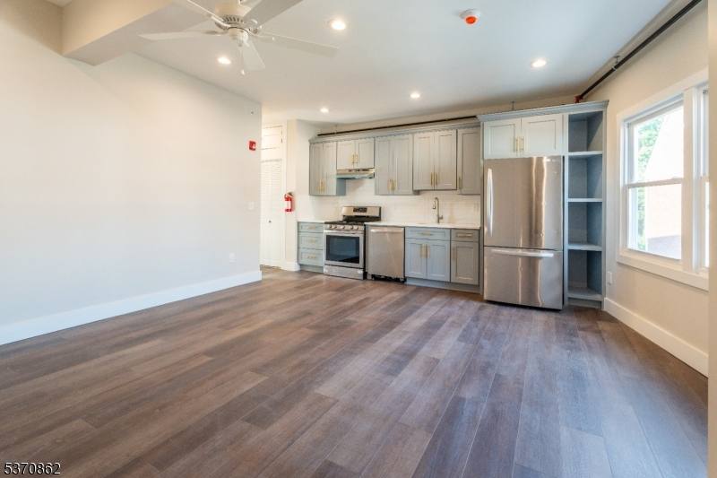 Apartment for rent at 528 Oak Ave #C-C, Bergenfield, NJ 07621
