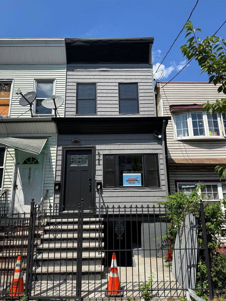 Apartment for rent at 628 Bramhall Ave #2-2, Bayonne, NJ 07002
