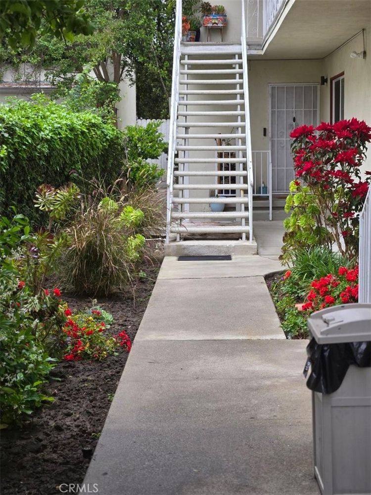Apartment for rent at 4949 Coldwater Canyon Ave #1-1, Sherman Oaks, CA 91423