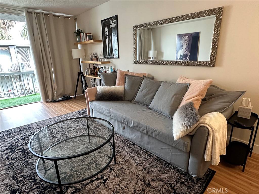 1745 Camino Palmero St #416, Los Angeles, CA 90046