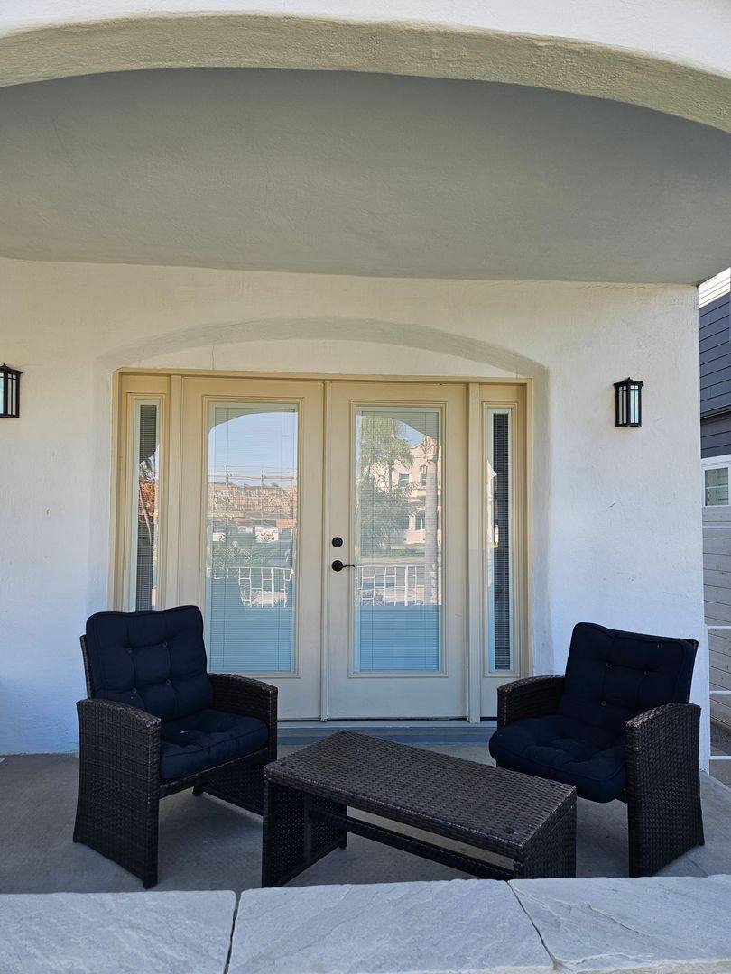 Apartment for rent at 540 Orange Ave, Coronado, CA 92118