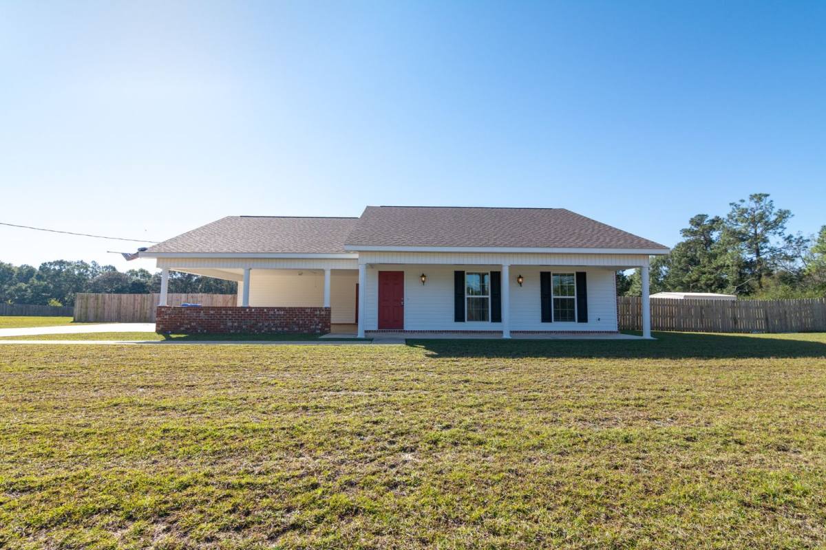 House for rent at 28 County Rd, Enterprise, AL 36330
