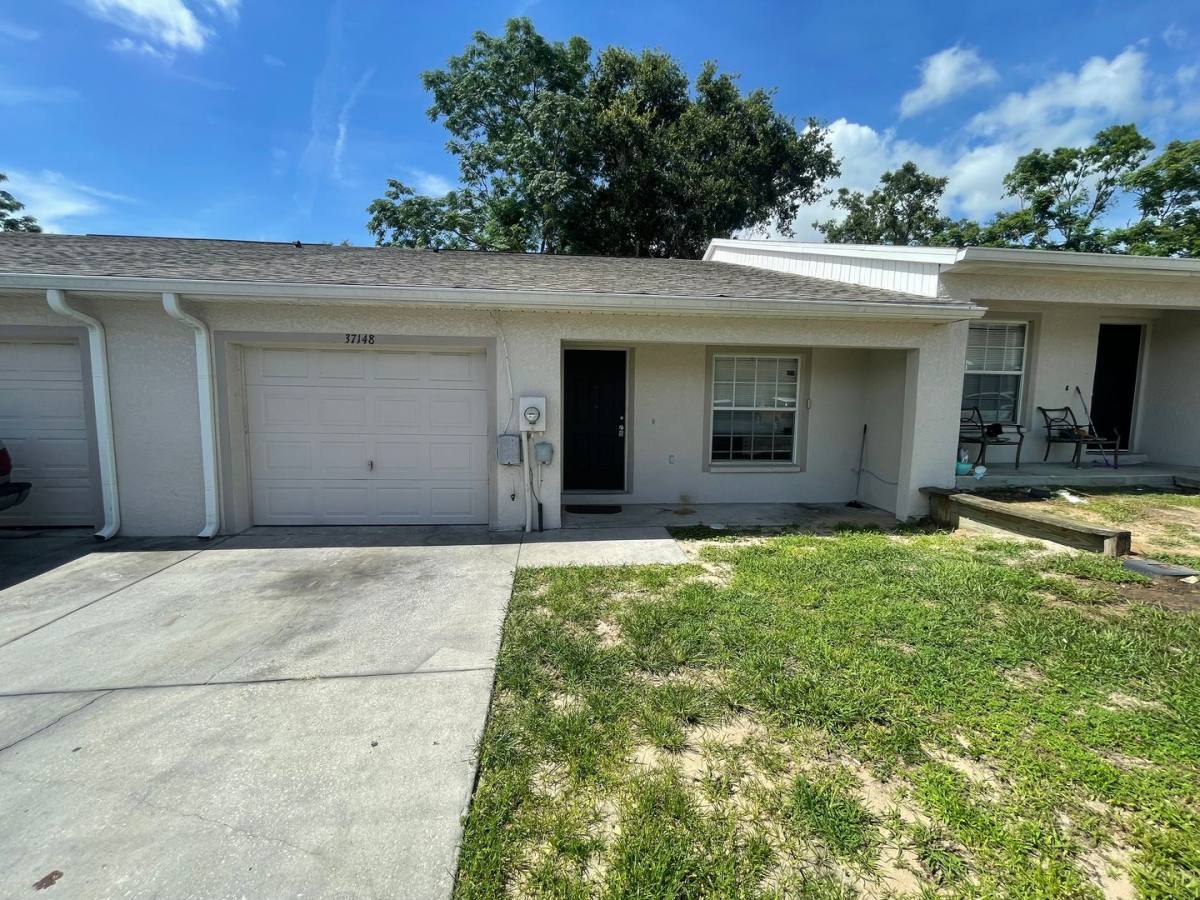 House for rent at 37148 Grassy Hill Lane, Dade City, FL 33525
