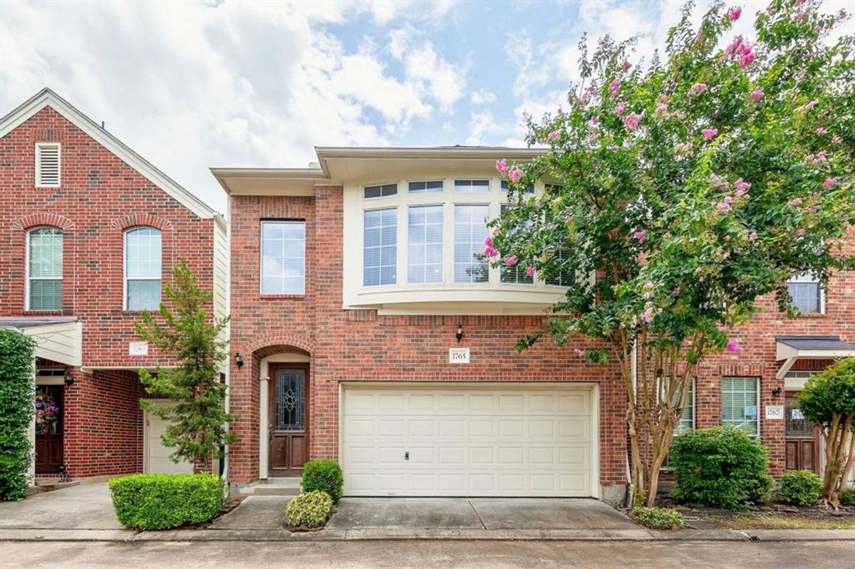Townhouse for rent at 1765 Aden Mist Dr, Houston, TX 77003
