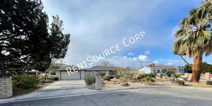 House for rent at 1022 W Lancaster Blvd, Lancaster, CA 93534
