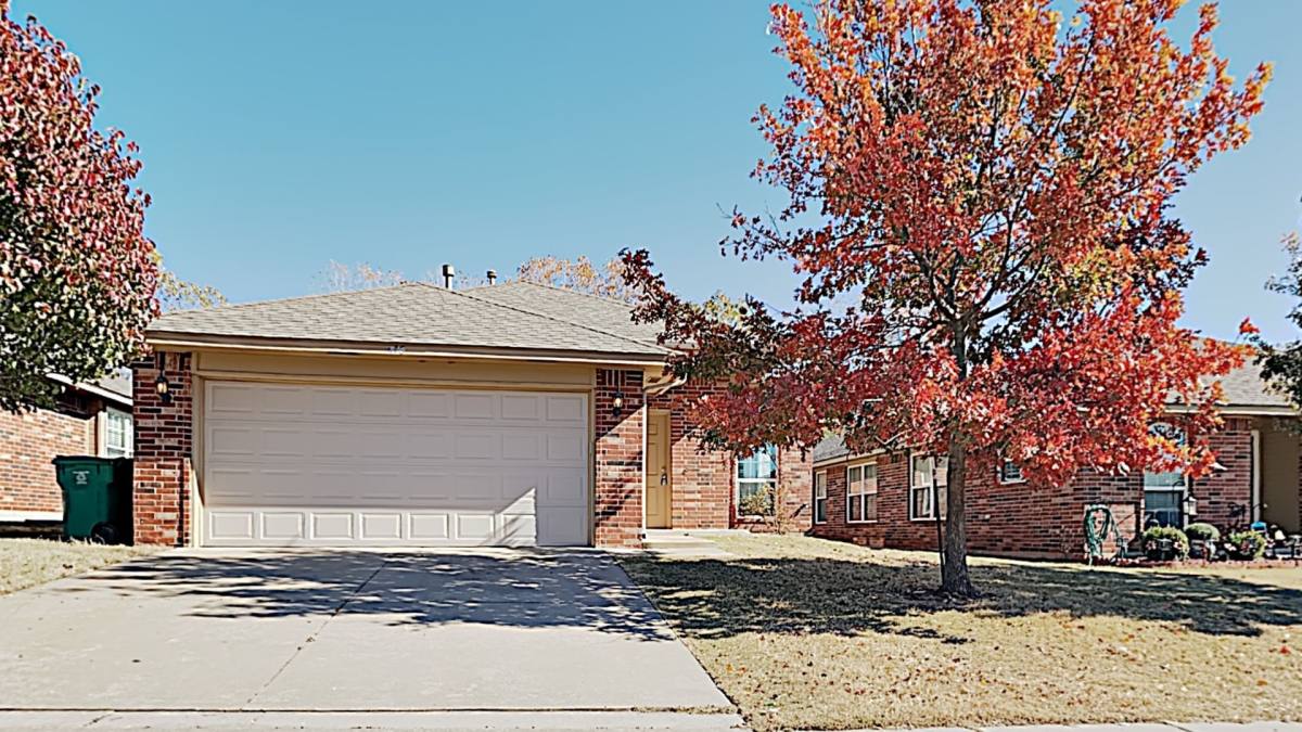 House for rent at 416 Choctaw Gate Dr, Yukon, OK 73099