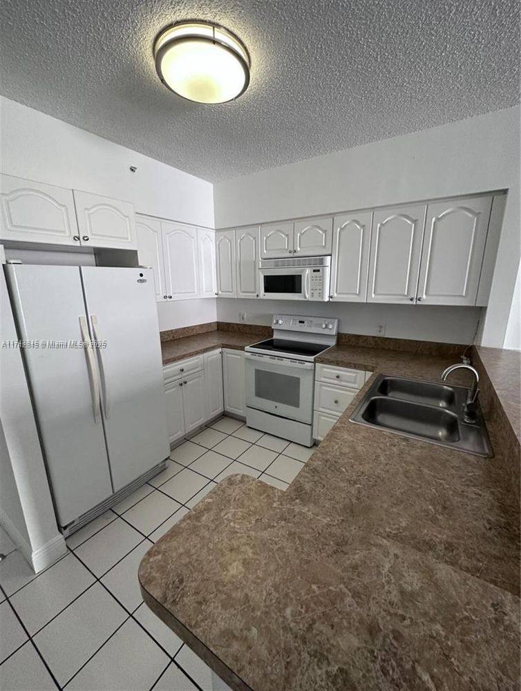 Apartment for rent at 5091 NW 7th St #1015, Miami, FL 33126