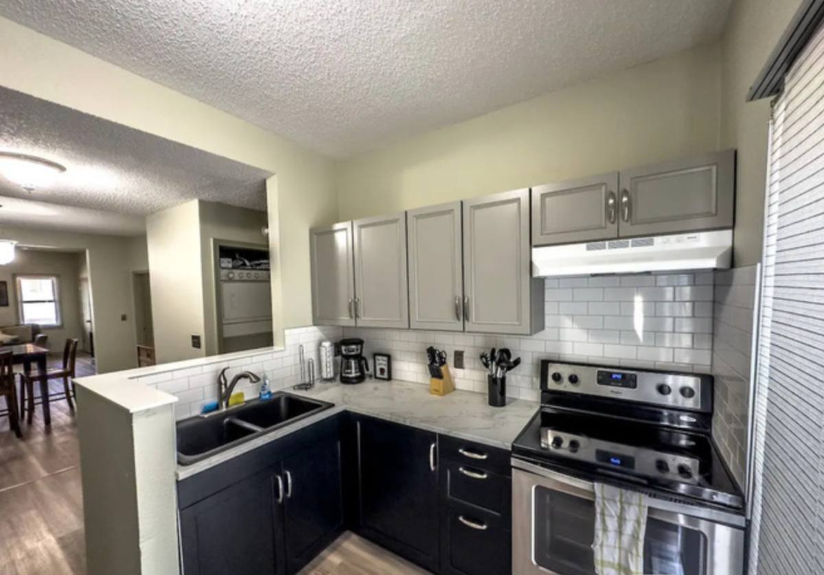 Apartment for rent at 1145 Park Ave, Omaha, NE 68105