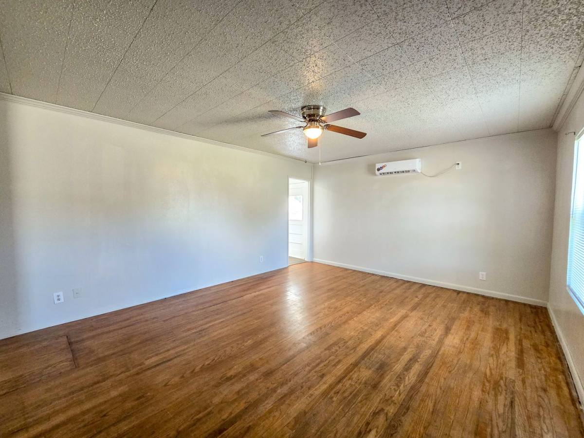 House for rent at 635 W Franklin St, Shawnee, OK 74804