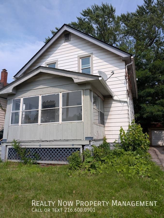 Apartment for rent at 3709 E 103rd St, Cleveland, OH 44105