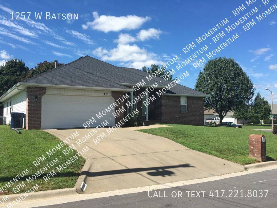 House for rent at 1257 W Batson, Nixa, MO 65714