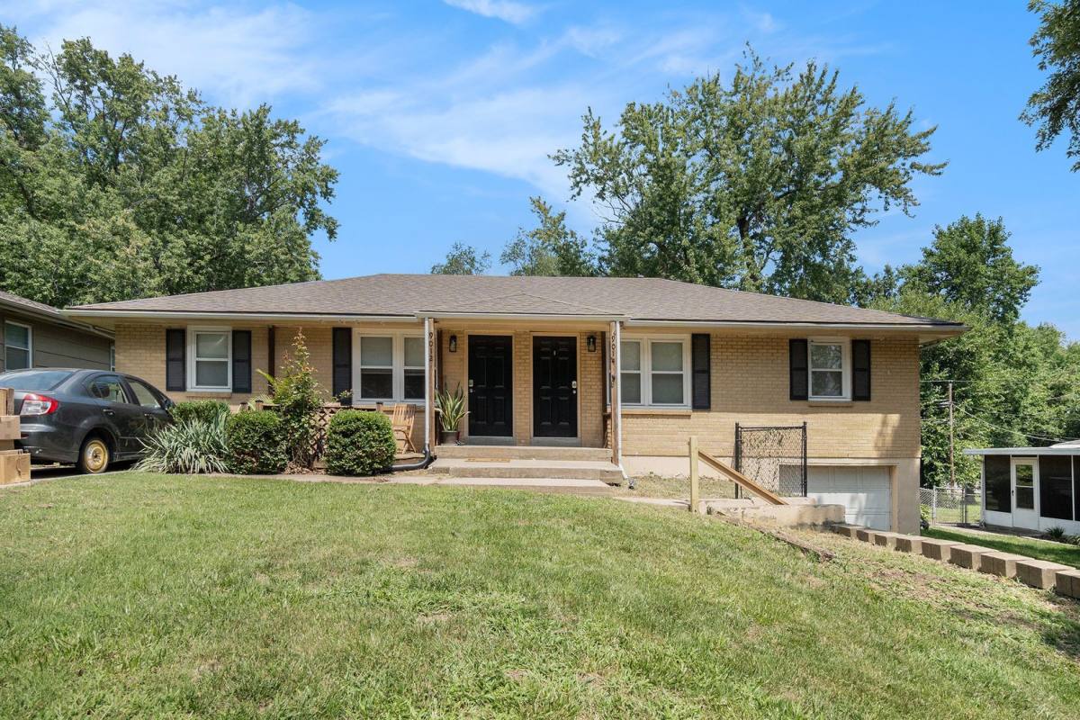 House for rent at 9014 Bayless Rd, Liberty, MO 64068