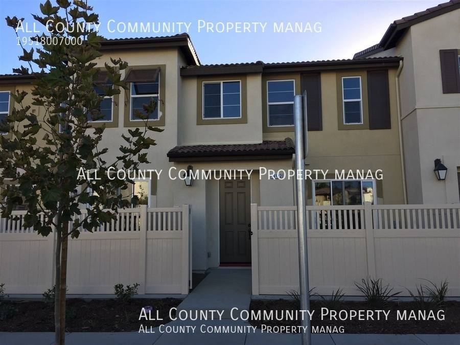 Townhouse for rent at 44122 Calle Luz, Temecula, CA 92592